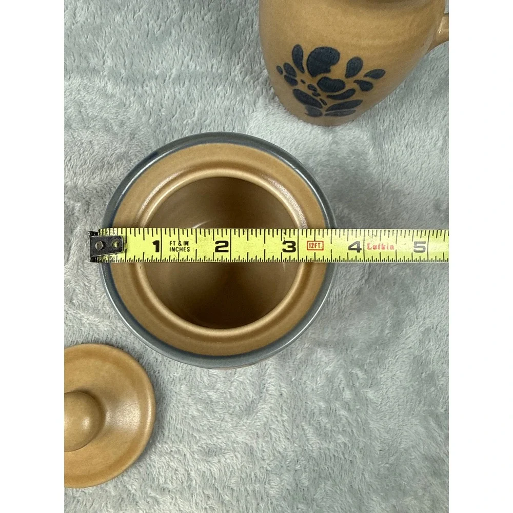 Pfaltzgraff Yorktowne Sugar Bowl with Lid and Creamer Set Tan Blue Stoneware USA
